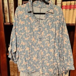 Floral Denim Women's Top believed to be magnolia P.  No tag